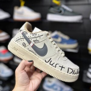 Nike Air Force Logan Silk Bege